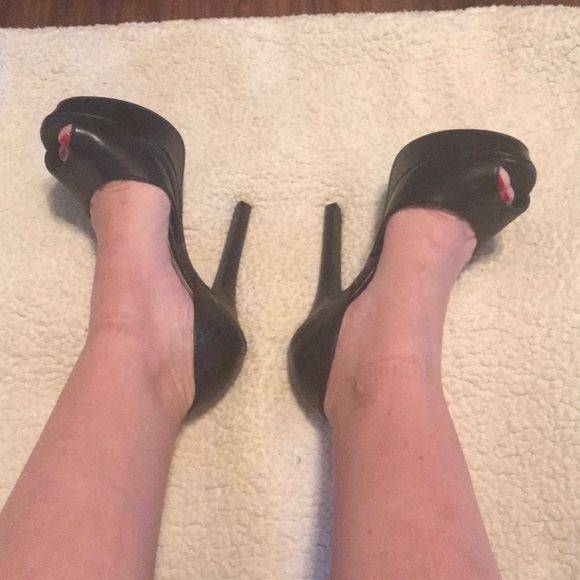 Black leather high heels - Picture 3 of 3